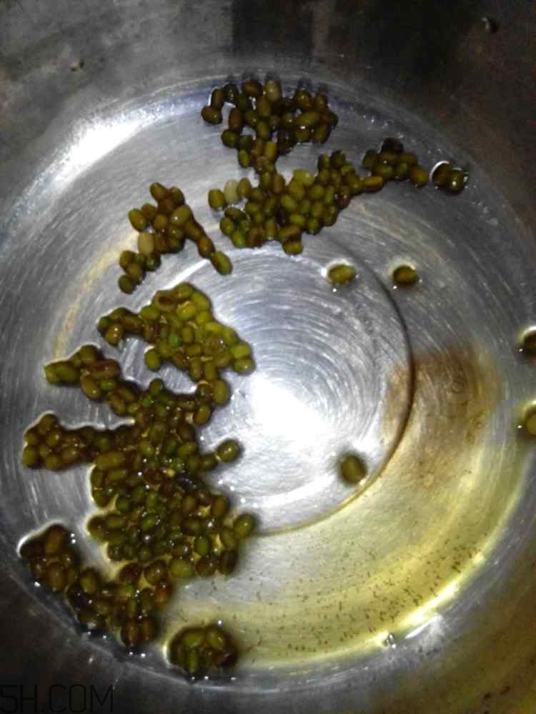 綠豆糕和香蕉能一起吃嗎？吃了綠豆糕還能吃香蕉嗎？
