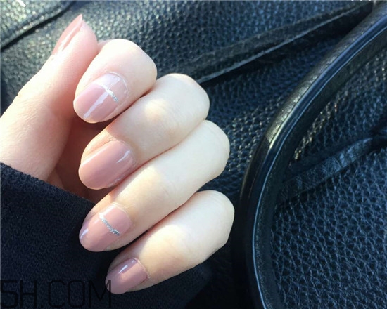 手指粗適合做什么美甲？美甲簡單大方新款圖片