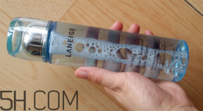 蘭芝水衡精華水油不油？適合油皮嗎？