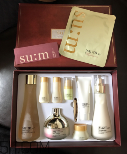 SUM37時光肌底套盒有什么？適合什么膚質？