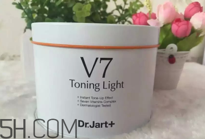 素顏霜v7真的不用卸妝嗎？卸妝時水溫要注意什么？