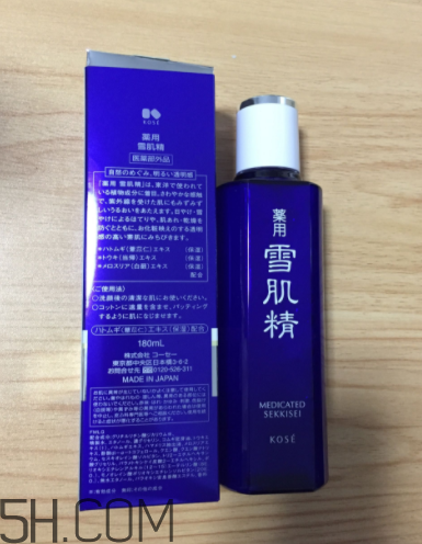 雪肌精化妝水盈潤型適合油皮嗎？適合夏季嗎？