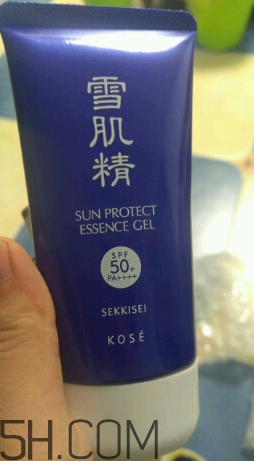 雪肌精防曬啫喱是化學防曬嗎？有刺激嗎？