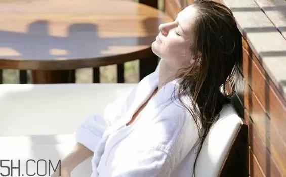 女性月經初潮不能吃什么水果？月經初潮后補什么？