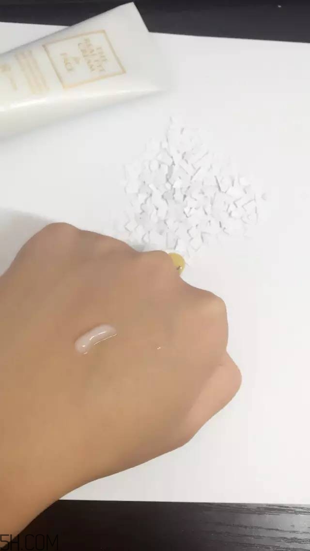眼霜需要早晚都用嗎？ahc第五代眼霜效果怎么樣？