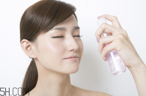 面霜什么時候用最好？保濕面霜哪個牌子好用？