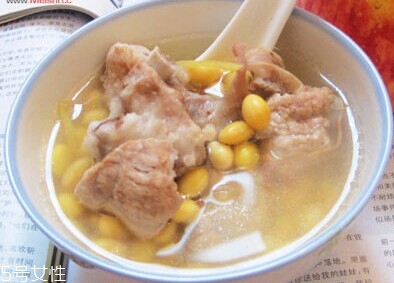 羊水少不可以吃什么水果？?jī)煞N水果不能吃