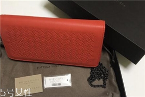 bv葆蝶家包包怎么樣？引領潮流的編織結構