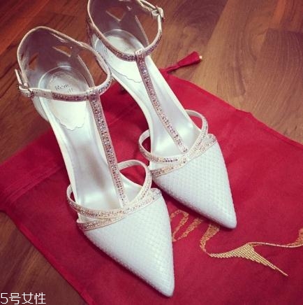 rene caovilla是什么檔次？無數女人的夢幻水晶鞋