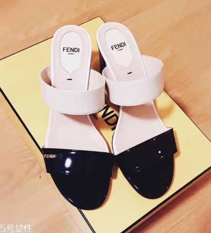 fendi鞋子一般多少錢？引領時尚潮流
