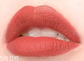 唇膏出水是變質了嗎？只是高溫熱出汗