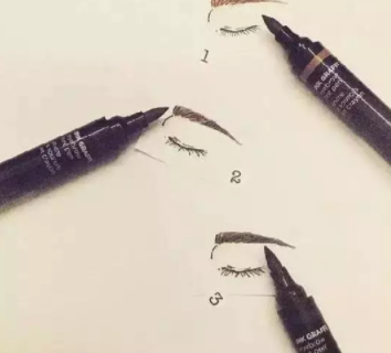 眉粉和眉筆哪個自然？更持久？