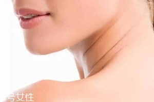 頸紋是怎么產生的？比面部肌膚更加脆弱