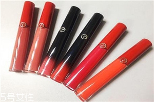 阿瑪尼黑管紅管哪個好？打造鮮艷欲滴的動人雙唇