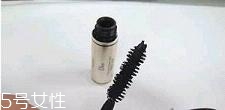 迪奧睫毛膏怎么樣？刷完睫毛膏再夾一次睫毛更卷翹
