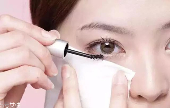 睫毛膏暈妝是什么原因？化妝手法很重要