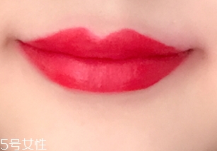 唇彩怎么涂？按照步驟涂抹