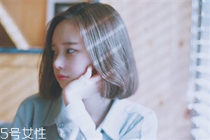 小個(gè)子女生適合什么發(fā)型？蓬松隨意效果