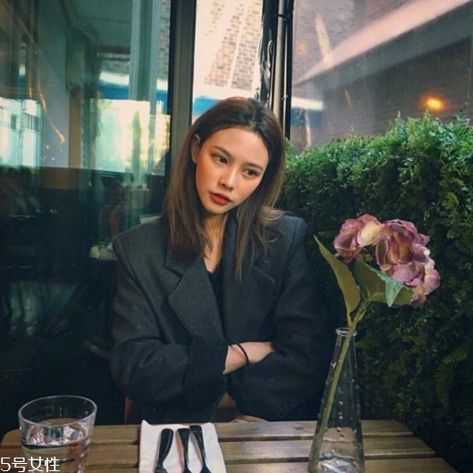 齊肩直發染什么顏色好看？簡單好看的齊肩發扎法
