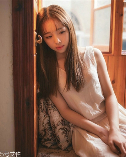 小個(gè)子女生適合什么發(fā)型？蓬松隨意效果