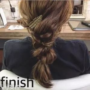 女生冬天長(zhǎng)發(fā)怎么編好看？長(zhǎng)發(fā)妹紙才懂得的痛
