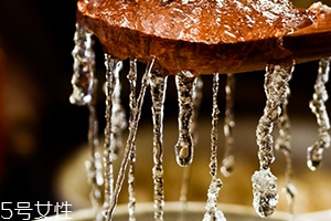 雪燕和銀耳哪個好？其實可以一起食用