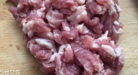 豆腐皮能油炸嗎？火候太猛容易炸糊