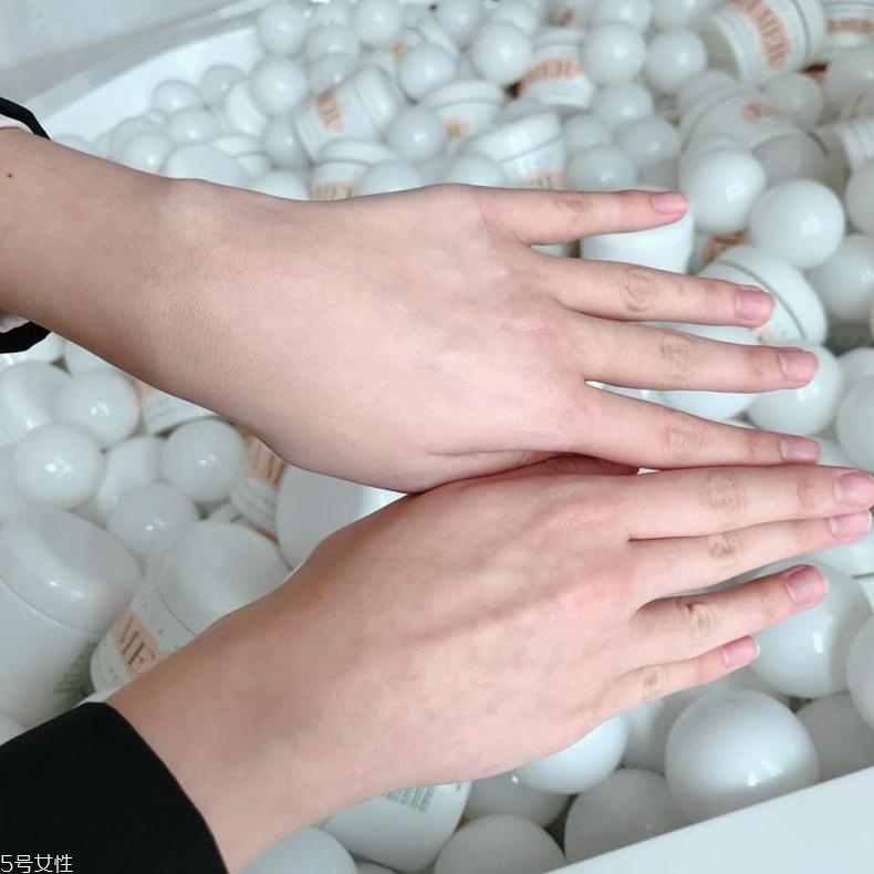 lamer新品2018奇跡煥彩氣墊粉底怎么樣？好用嗎？