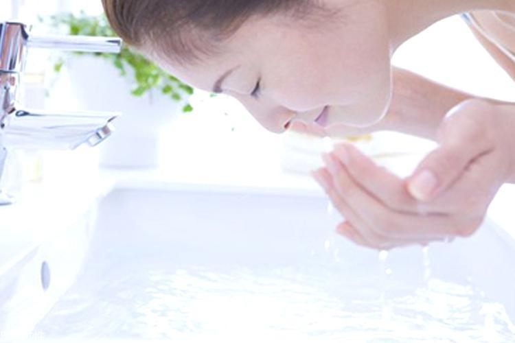 為什么油皮會變成干皮？三個油皮護膚誤區