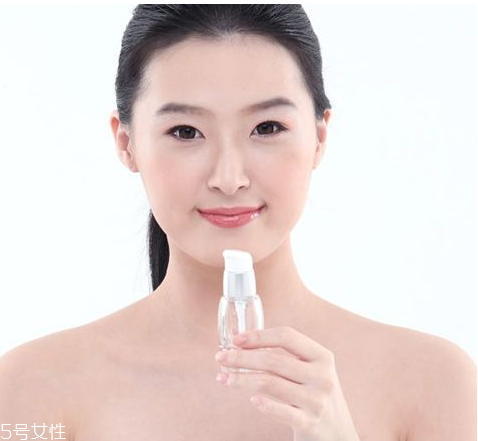 保濕面霜和乳液的區別 合適的護膚品很重要
