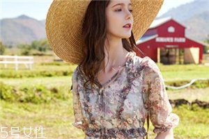 看櫻花穿什么裙子好看？清新美裙最相宜
