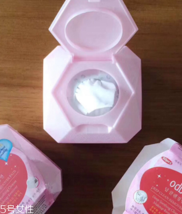 用完卸妝巾還用洗臉么？不洗凈會刺激皮膚