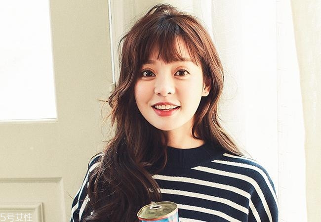 圓臉方臉適合什么扎發？2018流行少女扎發