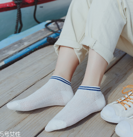 襪子能放在洗衣機洗嗎？襪子最好手洗