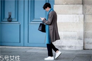 小白鞋太大了怎么辦？小白鞋買(mǎi)大了解決方法