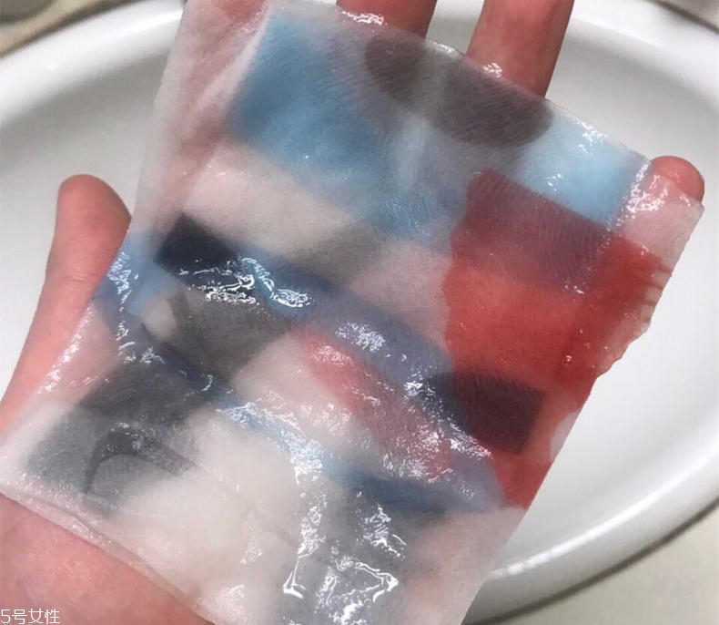 pure smile藝妓臉譜面膜有幾個版本？適合敏感肌嗎？