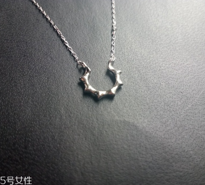 項(xiàng)鏈s925是銀還是白金？項(xiàng)鏈s925屬于白金還是銀
