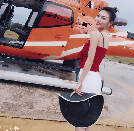 皮膚黃穿什么顏色顯白？適合黃皮女生的衣服顏色