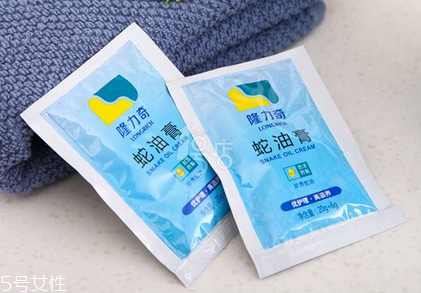 蛇油膏是不是越擦越黑？蛇油膏擦了會(huì)變黑嗎？