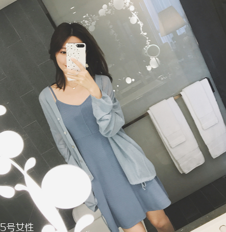 黃皮適合什么顏色裙子？什么顏色裙子適合黃皮女生？