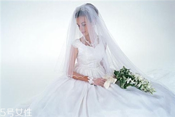 婚紗是男方買還是女方買？婚紗應(yīng)該哪一方買？