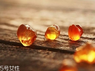夏天泡桃膠要放冰箱嗎 解析好吃又養顏的桃膠做法