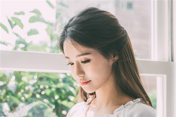 短發洗完頭外翹怎么辦 短發炸毛如何打理