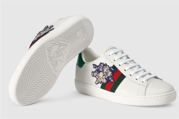 gucci豬年限定小白鞋多少錢 可愛到犯規