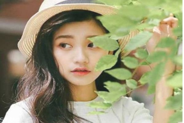 女生長發卷發發型 女神范長卷發圖片