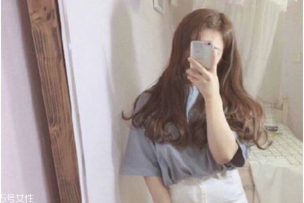 微卷長發發型 女生微卷長發圖片