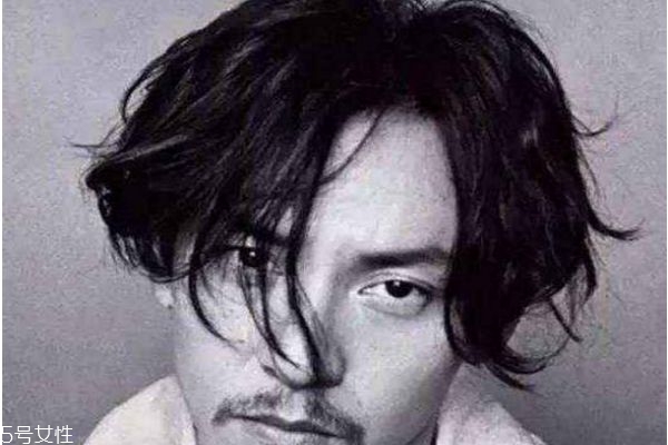 男生長發發型有哪些 男生留長發有幾種發型