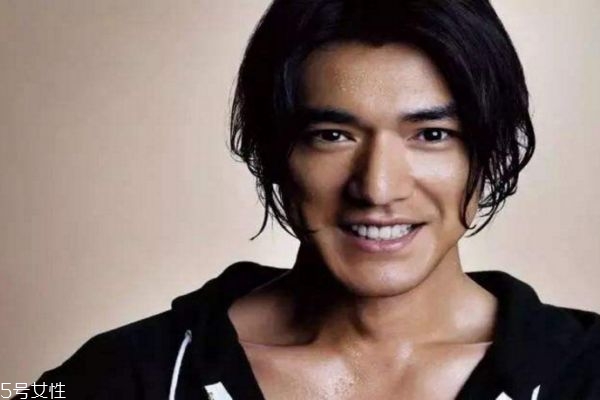 男生長發發型有哪些 男生留長發有幾種發型