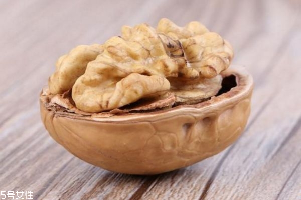 什么核桃營養價值高 買什么核桃好