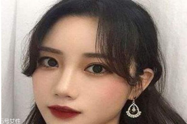 皮膚黑的人頭發適合什么顏色 皮膚黑染這些顏色好看